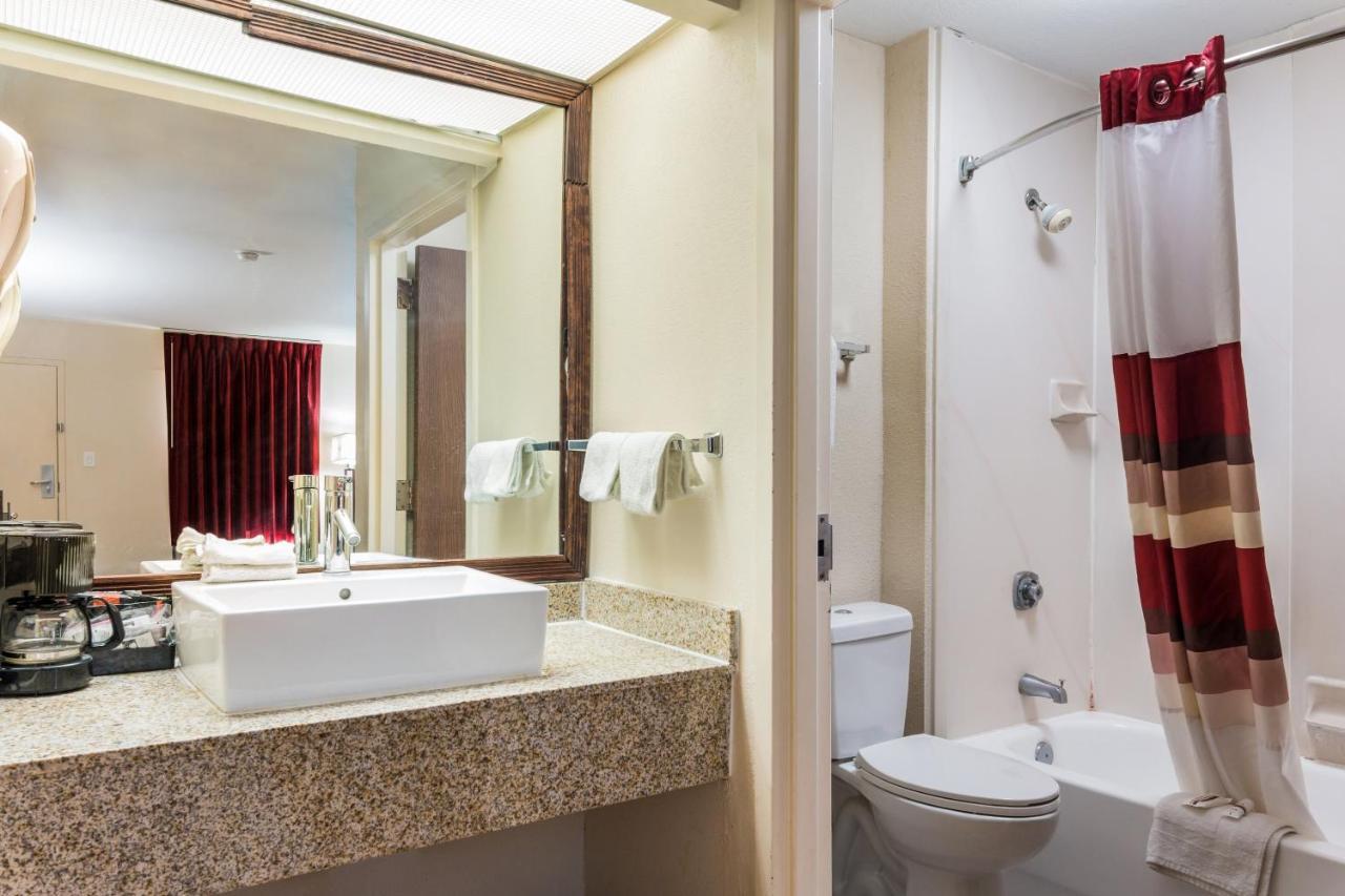 Red Roof Inn Тексаркана Екстериор снимка